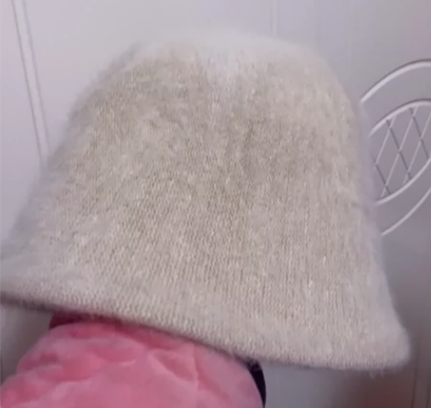 米白色毛绒帽 感兴趣的话点“我想要”和我私...