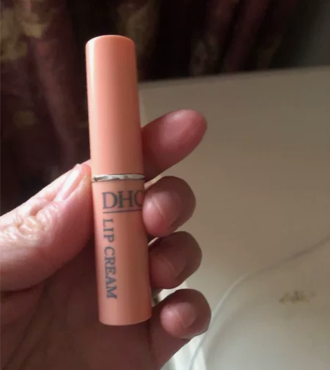 日本DHC天然橄榄油润唇膏，淡化唇纹防干裂...