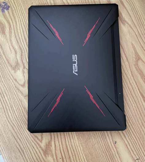 华硕飞行堡垒7，15.6英寸游戏本笔记本电...