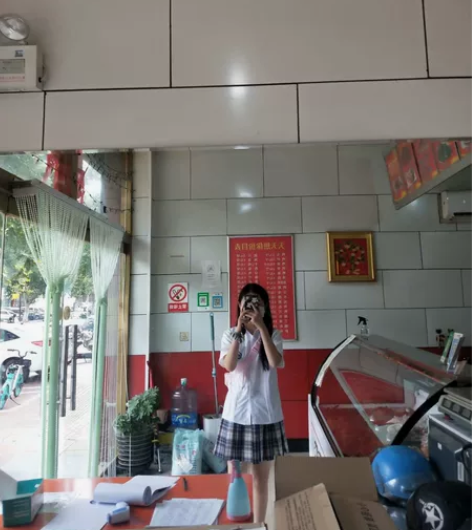 jk群，忘记哪家的了穿过两次 没过水，挺闪...