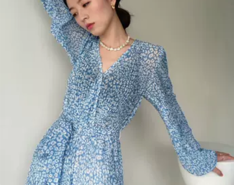 我们是蓝色的小豹纹！百褶V领连体短裤连体短...