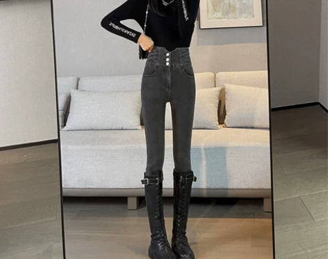 超高腰黑色加绒牛仔裤女秋冬高腰显瘦紧身加厚外穿排扣铅笔小脚裤... 超高腰黑色加绒牛仔裤女秋冬高腰显瘦紧身加厚外穿排扣铅笔小脚裤...