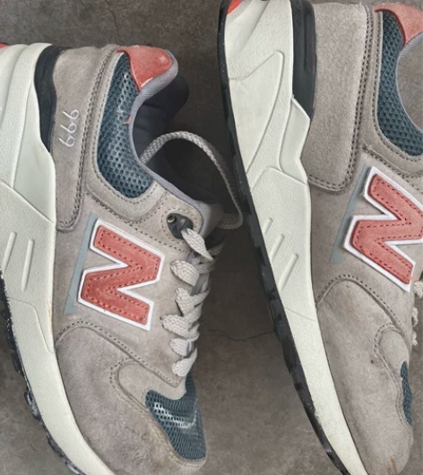 新百伦运动鞋女，配色很好看，穿过两次，专卖...