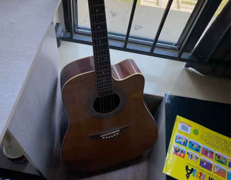 入门吉他，8成新，邮费自理，自提均可 感兴...