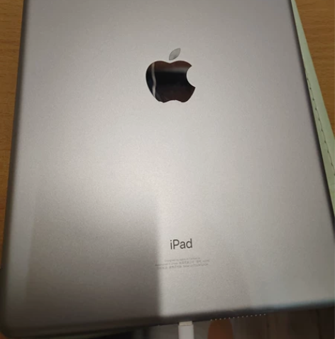 iPad8 2020 银色128G  99...