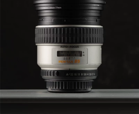 宾得镜头 FA85/1.4 杯子 1.镜身...