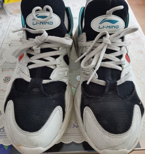 李宁正品运动鞋，41码，八新，40包邮。 ...
