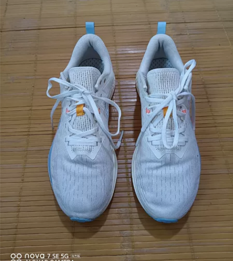 42码        正品李宁运动鞋   ...