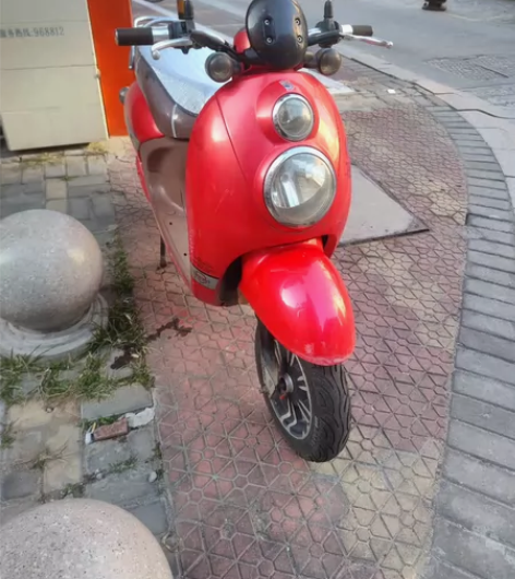 台铃电动车，5个大电池。正常使用中，成色看...