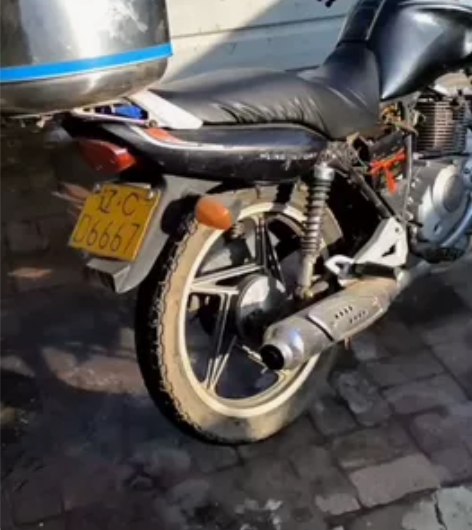 铃木125摩托车,啥毛病没有,喇叭响灯亮刹...