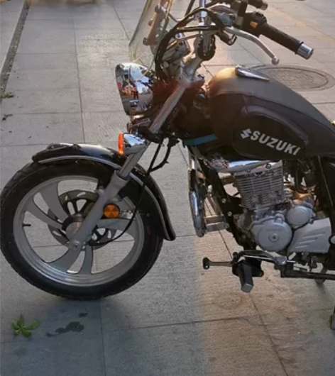 出爱车，先挂着，进口铃木太子gz150.一...