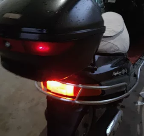 Suzuki铃木海王星125踏板摩托车，日...