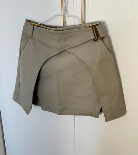 品牌A字裙 设计师款 品质很好 膝盖以上 ...