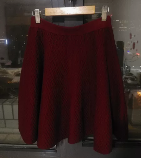 红色纯毛小菱形格厚款大摆裙,松紧腰,相当于...