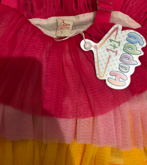 蛋糕裙全新包邮,儿童连衣裙,里面是纱布棉。...