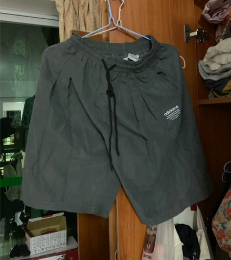 adidas短裤23元 高腰牛仔短裤15元...