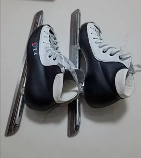 全新库存速滑冰刀鞋，号码齐全，可直接下单备...