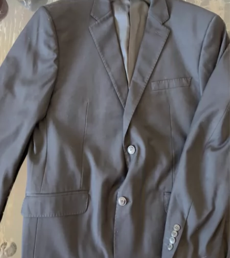 男士西装外套！！搬家清衣柜，不计价格清清清...