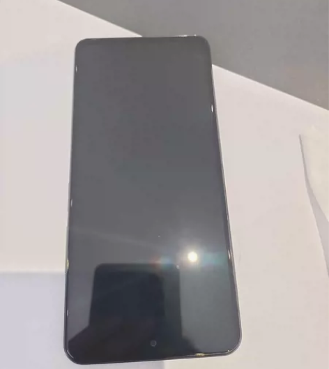 红米k40pro 屏幕带框 自己才用一个月...