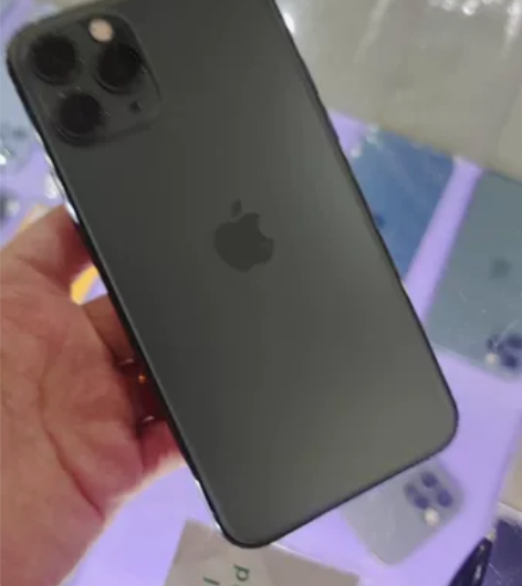 新到二手苹果11pro 仅换过电池 机器外...