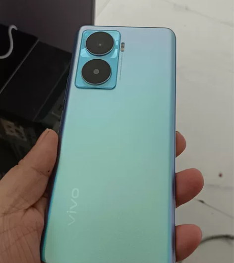 vivo   y77   12+256内存...