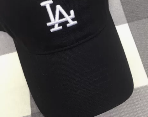 MLB棒球帽,练车的时候买的,戴上很舒服,...