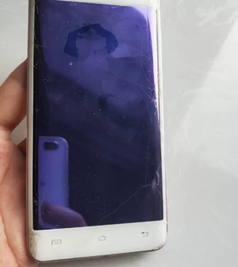 vivo xplay5a开机碎屏有密码打不...
