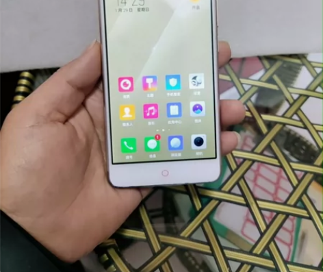 努比亚Z11mini，3+64G内存，没有...