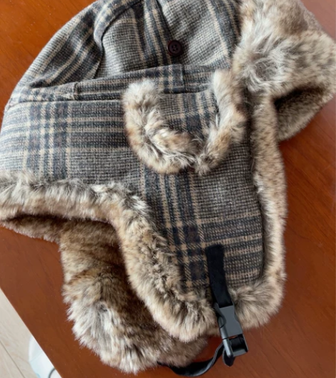 女士雷锋帽 东北棉帽 几乎全新不清楚是啥毛...