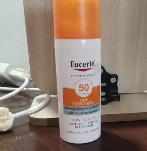 优色林防晒50ml,几乎全新 油皮可用,清...