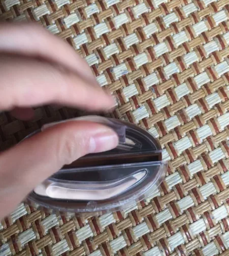 Kiss new york 懒人眉粉日本印...