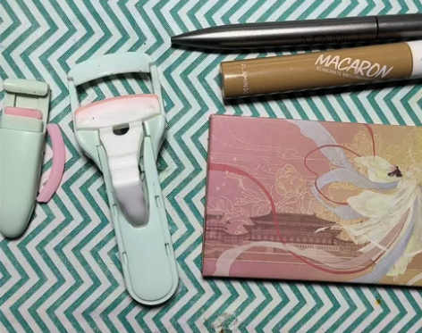 闲置化妆品打包共五件睫毛膏眼线腮红睫毛夹 ...