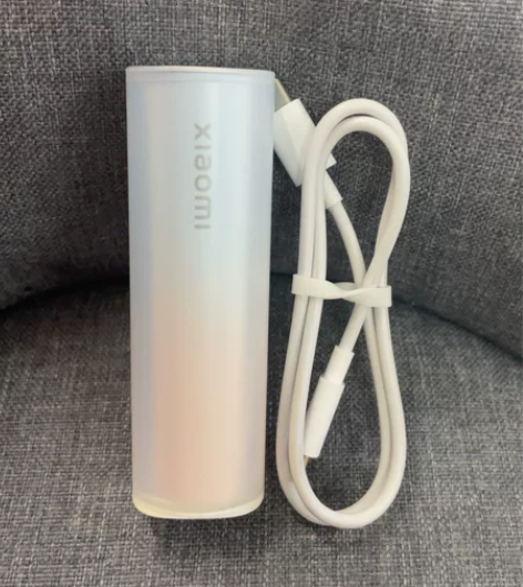 小米充电宝5000mAh 口红版 95成新...