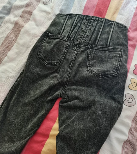 黑烟灰色高腰牛仔裤全新包邮转,s码,适合高...