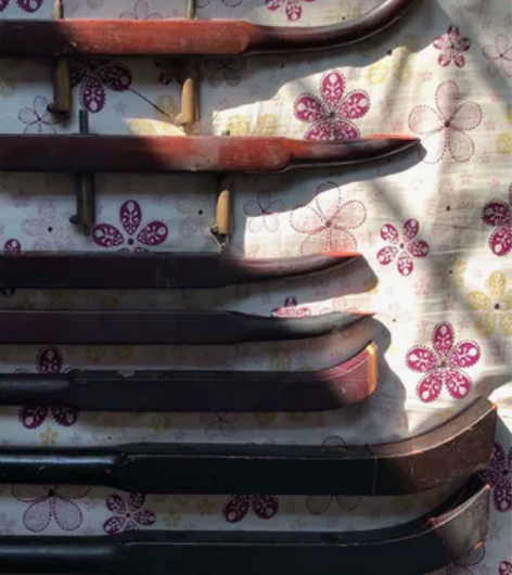 星海二胡琴杆配件，短的是红色木头，长的白色...