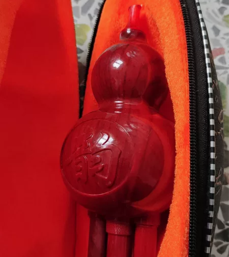 胶制葫芦丝一套，胶制，当初购买时差不多90...