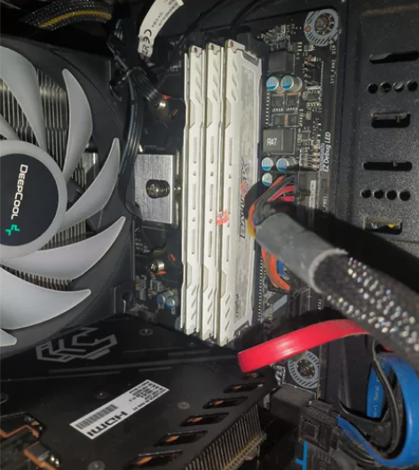 出三条内存 英睿达铂胜运动ddr4 240...