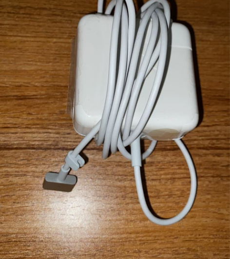 苹果电脑电源线 这款店里已经买不到了  有...