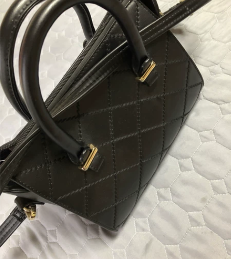 女士包包便宜出，9成新，买回来没用几次闲置...