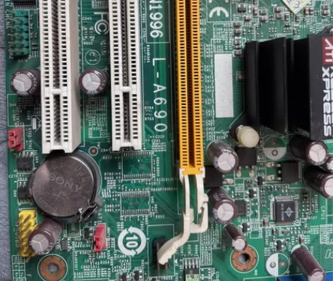 单主板以前的老机器了便宜出 感兴趣的话点“...