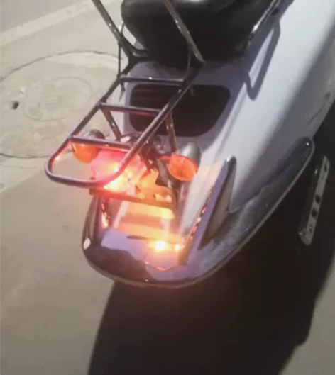 闲置，心爱复古摩托车出，平时开车，没时间骑...