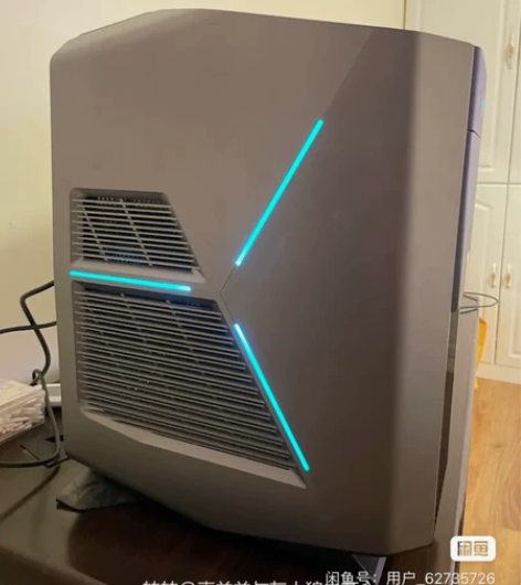 外星人i7主机自用的 外观8成新有轻微使用...