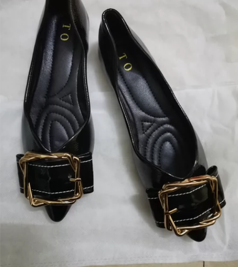 35码，漆皮尖头平底鞋浅口软底鞋 仅试穿，...