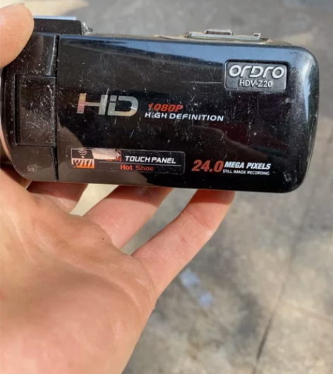 家庭影像机,很久没用了,当废的处理,没有电...