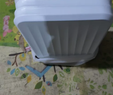 全新行李箱，白色，全新未使用，因快递过来不...