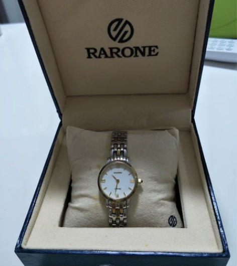 雷诺女士手表经典款。超低价转。 感兴趣的话...