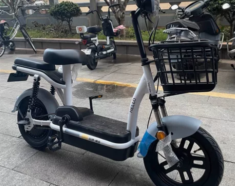 哈啰电动自行车 铅酸电池  充一次电大概可...