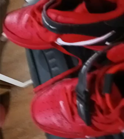 儿子自己买的鞋，读书时穿的。43码，内长2...