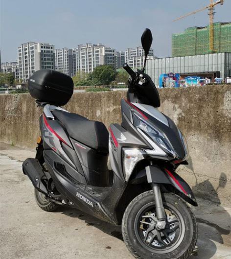 本田裂行125踏板车转让,2020年10月...