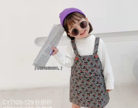 全新转卖，女孩子女宝宝春天的春季款米奇背带...